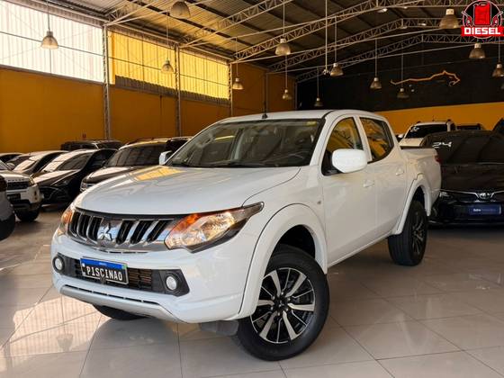 MITSUBISHI L200 TRITON 2.4 16V TURBO DIESEL SPORT GLS CD 4P 4X4 AUTOMÁTICO